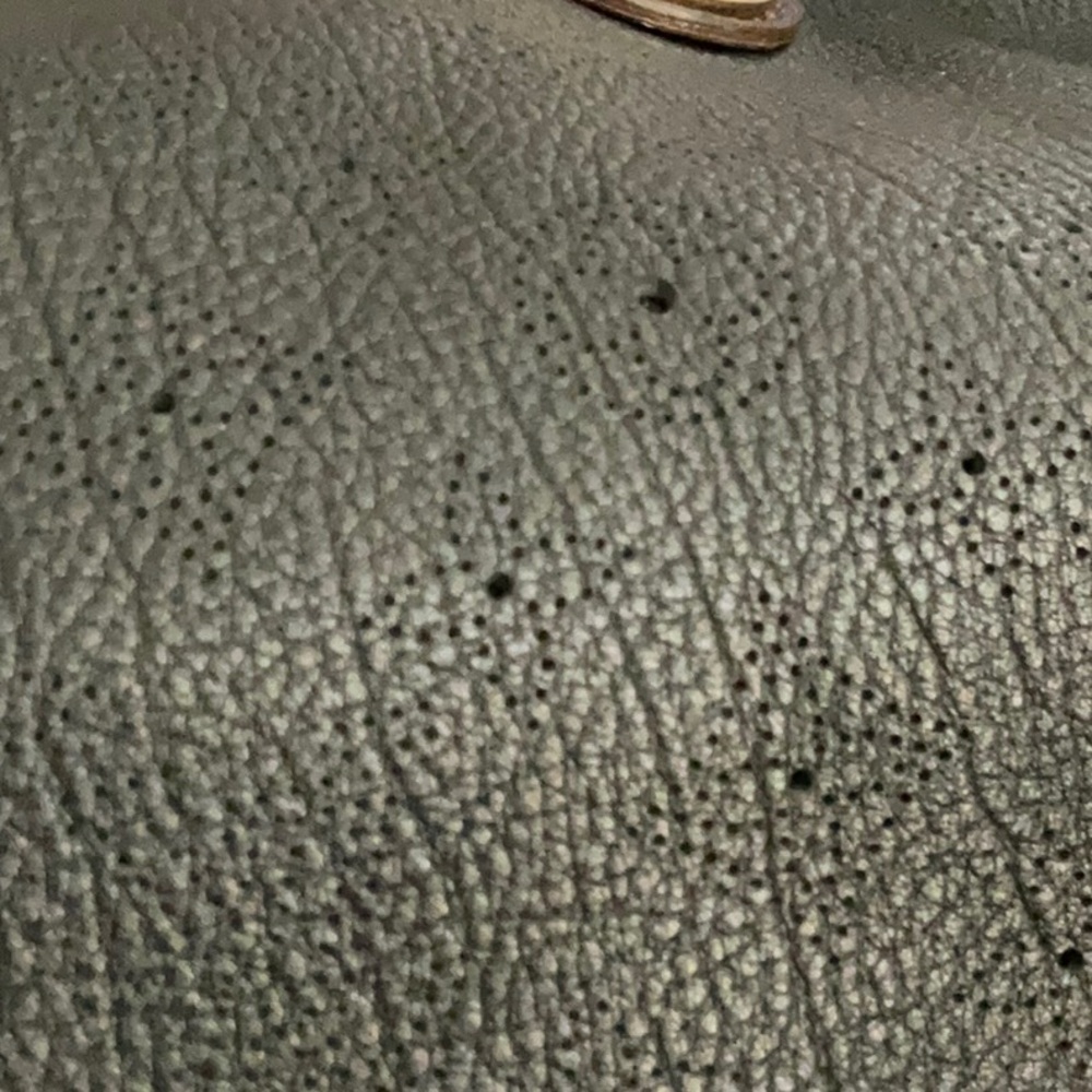 AUTHENTIC LV Mahina Black Leather Handbag - Picture 7 of 12